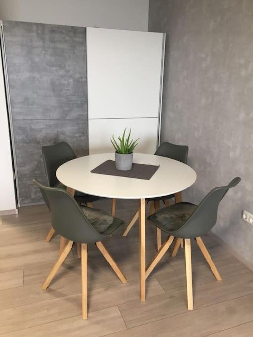 Modern Eingerichtetes Apartment Naehe Hauptbahnhof Брауншвейг Екстер'єр фото